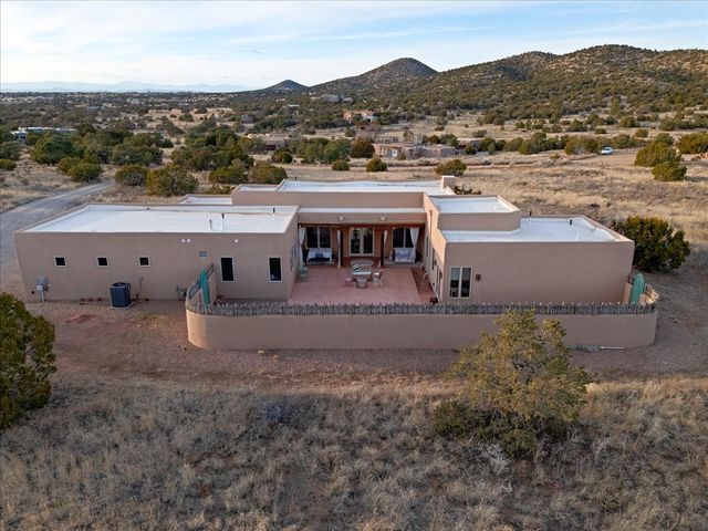 176 Principe De Paz, Santa Fe, NM 87508