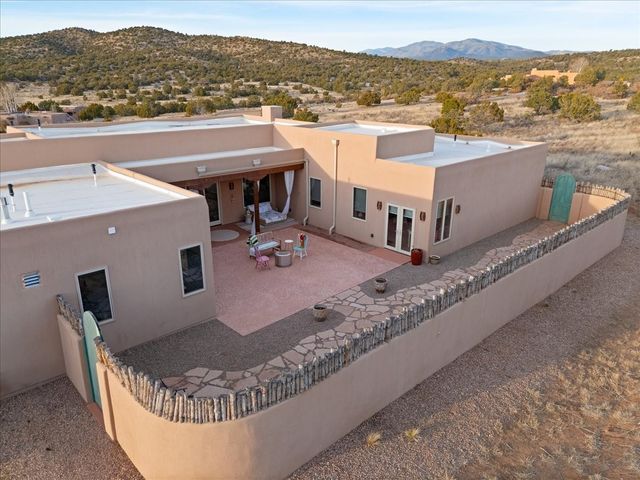 176 Principe De Paz, Santa Fe, NM 87508