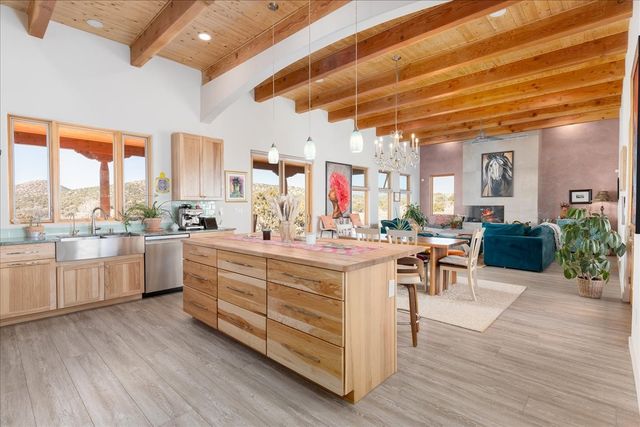 176 Principe De Paz, Santa Fe, NM 87508