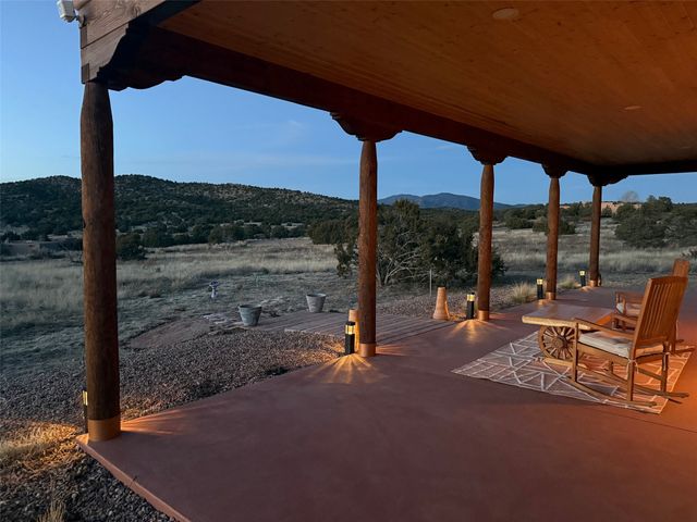 176 Principe De Paz, Santa Fe, NM 87508