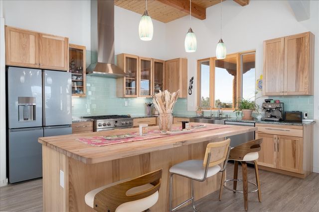 176 Principe De Paz, Santa Fe, NM 87508