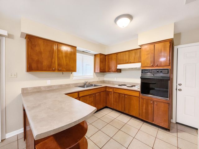 122 JAMESTOWN Avenue, Fort Walton Beach, FL 32547