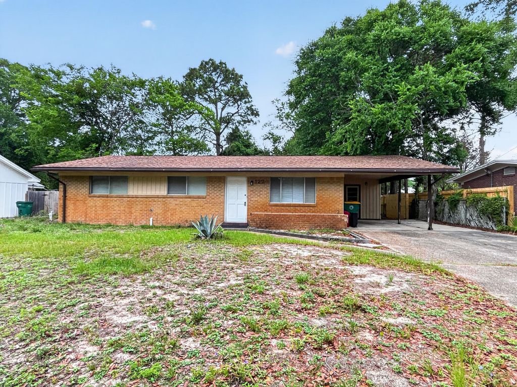 122 JAMESTOWN Avenue, Fort Walton Beach, FL 32547