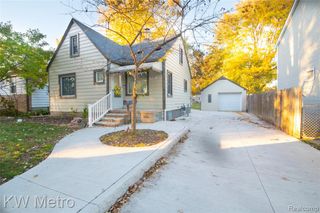 22101 Ridgeway Street, Saint Clair Shores, MI 48080