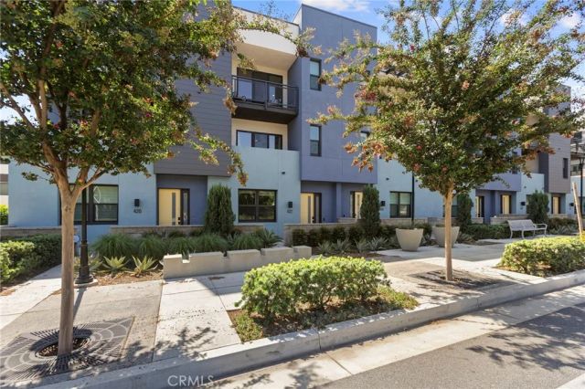 422 W Central, Brea, CA 92821