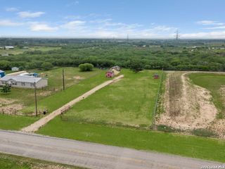 2691 Leissner School, Seguin, TX 78155