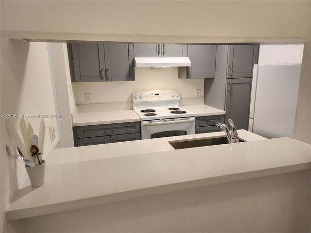 4401 W Mcnab Road 16, Pompano Beach, FL 33069