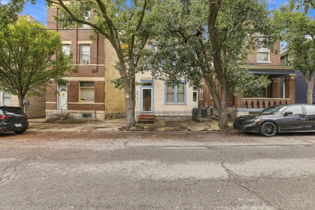 2213 Victor Street, Cincinnati, OH 45219