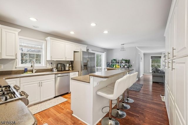 14 Sweetman Ln, West Milford Twp., NJ 07480