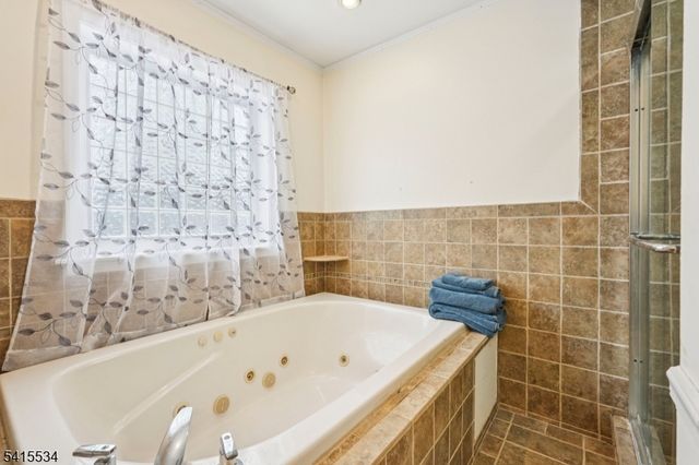 14 Sweetman Ln, West Milford Twp., NJ 07480