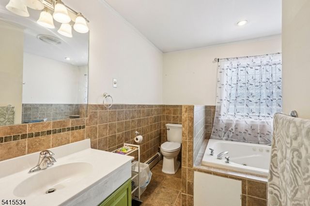 14 Sweetman Ln, West Milford Twp., NJ 07480