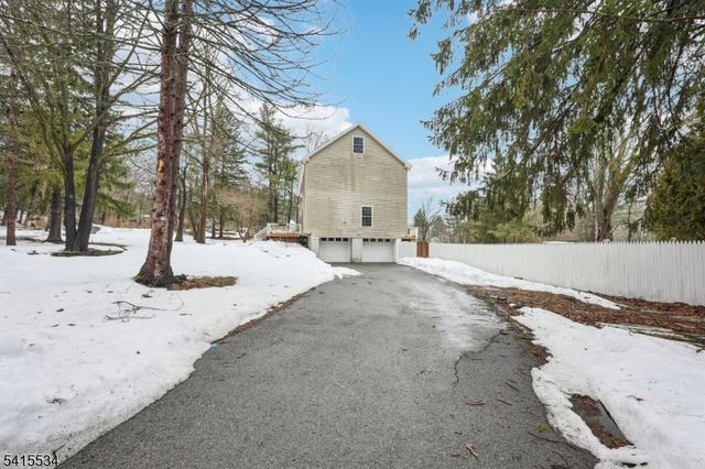 14 Sweetman Ln, West Milford Twp., NJ 07480