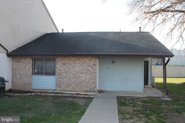 347 GREENLAND DR, Lancaster, PA 17602