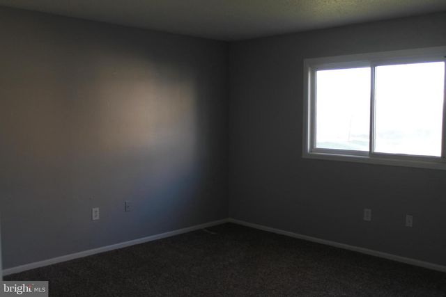 347 GREENLAND DR, Lancaster, PA 17602