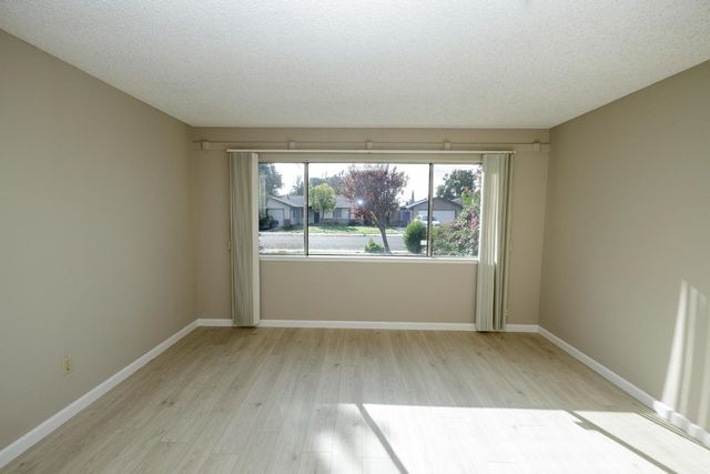 1513 Cabrillo Ct, Modesto, CA 95355