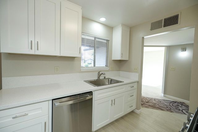 1513 Cabrillo Ct, Modesto, CA 95355