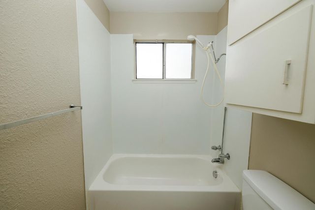 1513 Cabrillo Ct, Modesto, CA 95355