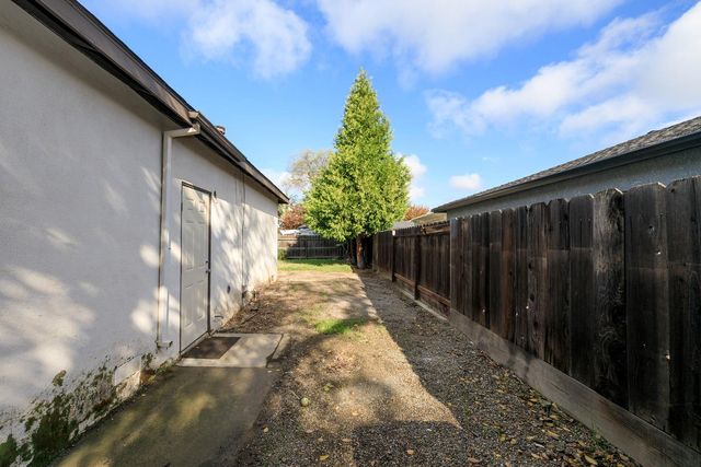 1513 Cabrillo Ct, Modesto, CA 95355