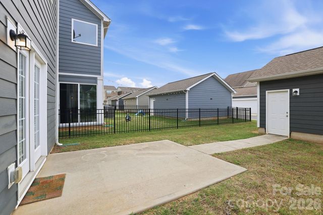 8123 Cornhill Avenue, Charlotte, NC 28277