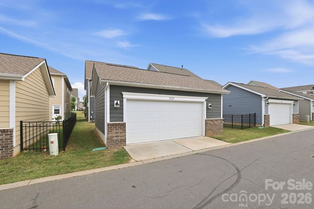 8123 Cornhill Avenue, Charlotte, NC 28277