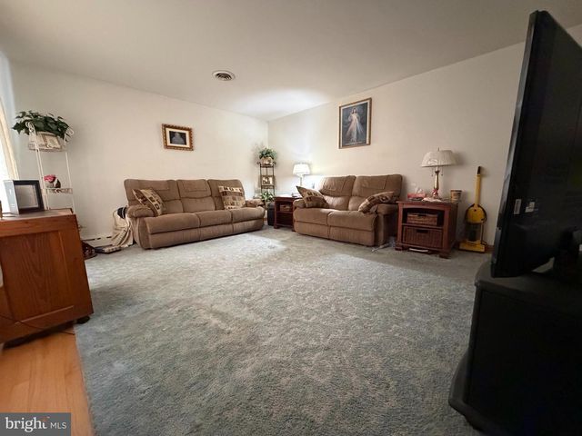 1413 LANCELOT DR, Baltimore, MD 21237