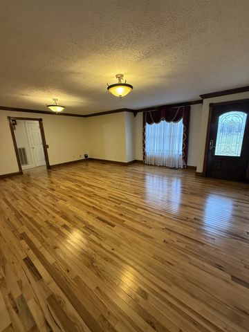 6606 Highway 52, W, Lafayette, TN 37083