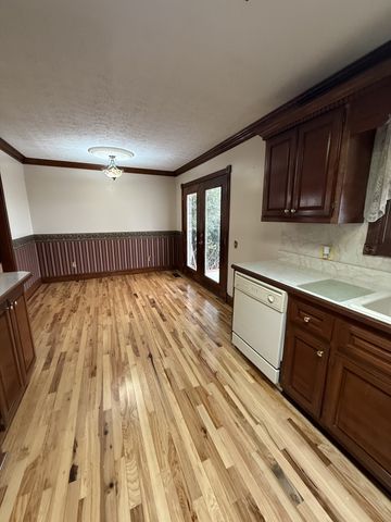 6606 Highway 52, W, Lafayette, TN 37083