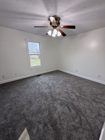 6606 Highway 52, W, Lafayette, TN 37083