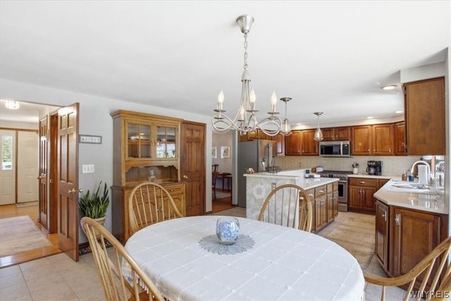 3698 Meadowbrook Acres, Wheatfield, NY 14120