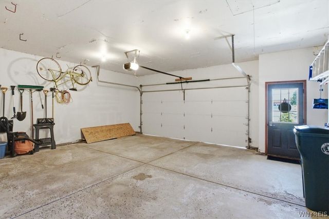 3698 Meadowbrook Acres, Wheatfield, NY 14120