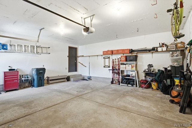 3698 Meadowbrook Acres, Wheatfield, NY 14120