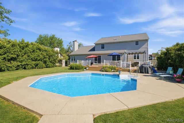 3698 Meadowbrook Acres, Wheatfield, NY 14120