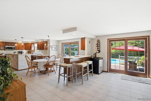 3698 Meadowbrook Acres, Wheatfield, NY 14120