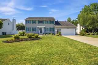 3698 Meadowbrook Acres, Wheatfield, NY 14120