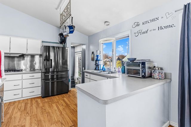 2125 Thistlewood Drive, Burton, MI 48509