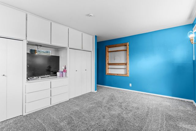2125 Thistlewood Drive, Burton, MI 48509