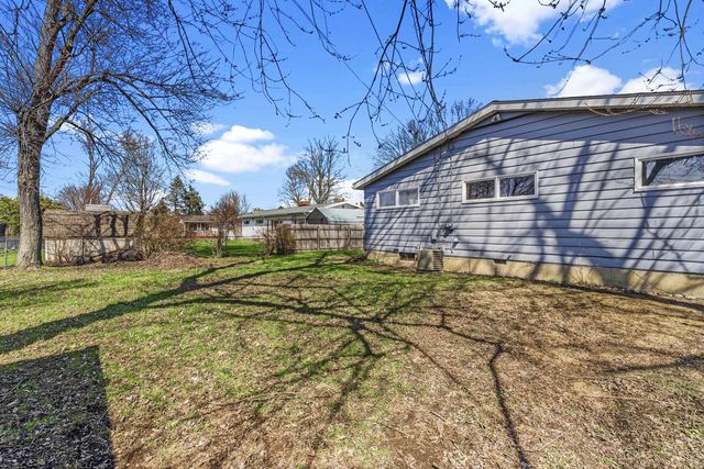 2125 Thistlewood Drive, Burton, MI 48509