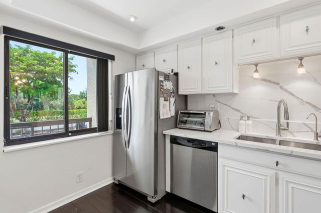 3000 Presidential Way 201, West Palm Beach, FL 33401