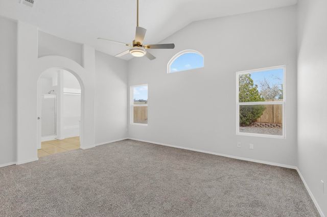 11 Flores Bonitas Avenue, Los Lunas, NM 87031