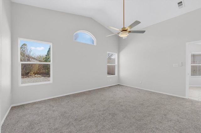 11 Flores Bonitas Avenue, Los Lunas, NM 87031