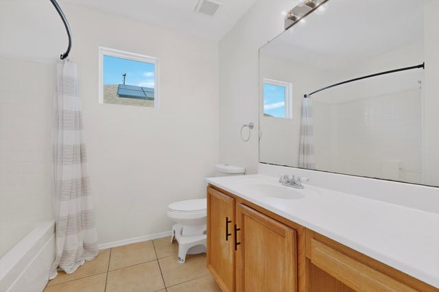 11 Flores Bonitas Avenue, Los Lunas, NM 87031