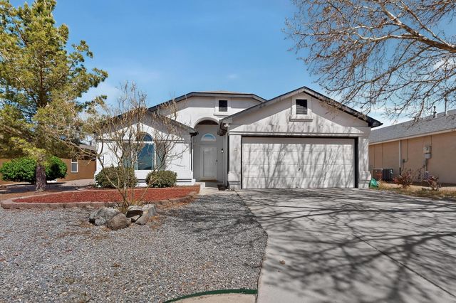 11 Flores Bonitas Avenue, Los Lunas, NM 87031