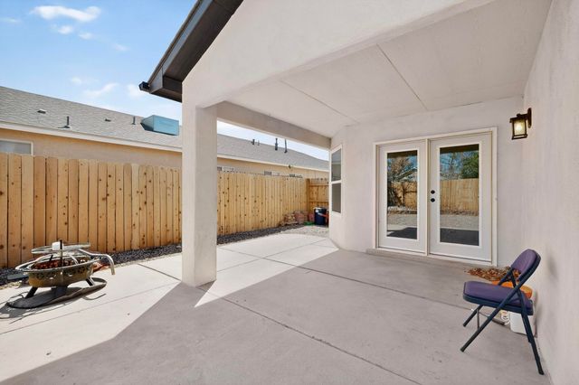 11 Flores Bonitas Avenue, Los Lunas, NM 87031