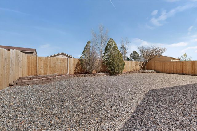 11 Flores Bonitas Avenue, Los Lunas, NM 87031