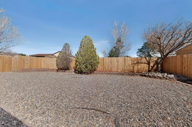 11 Flores Bonitas Avenue, Los Lunas, NM 87031