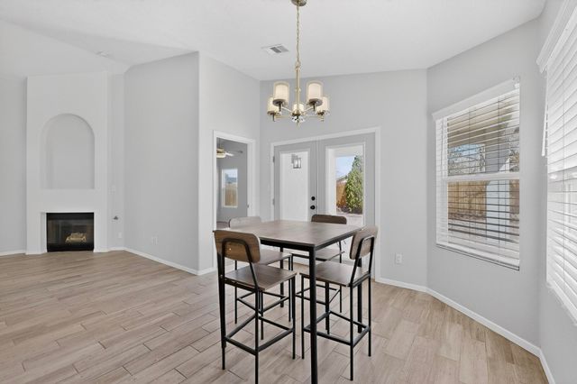 11 Flores Bonitas Avenue, Los Lunas, NM 87031