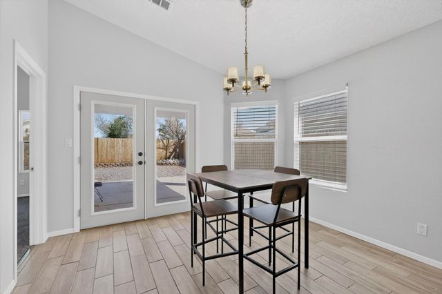 11 Flores Bonitas Avenue, Los Lunas, NM 87031