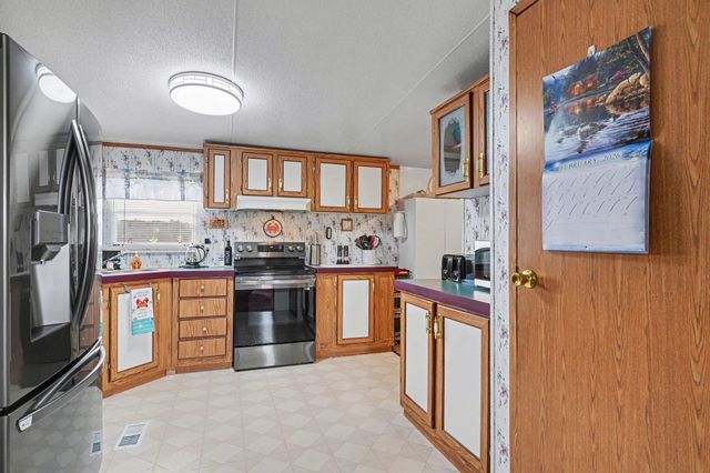 1619 Grain Bin Rd., Lake View, SC 29563