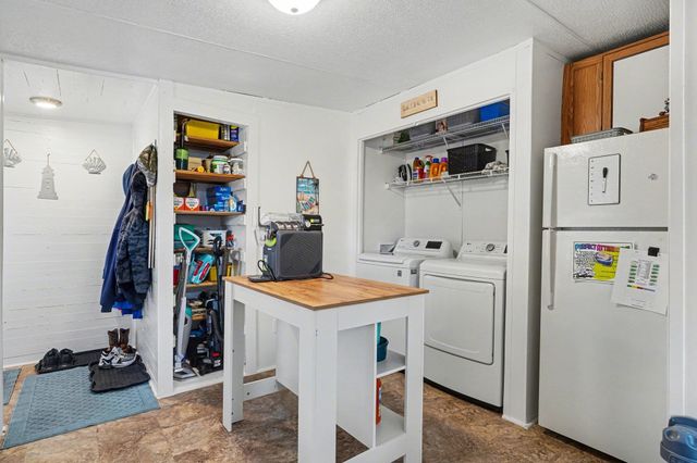 1619 Grain Bin Rd., Lake View, SC 29563