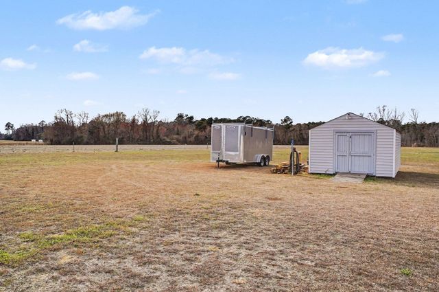 1619 Grain Bin Rd., Lake View, SC 29563
